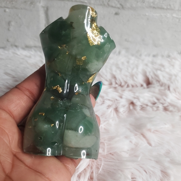 Aventurine and gold crystal goddess statue - Picture 3 of 3